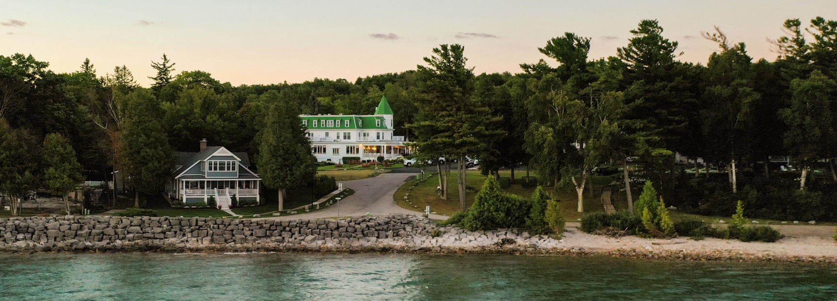 Lakeside Hotel